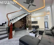 2 Bán nhà lầu cuối đường đồng khởi cách changshin 800m sổ riêng thổ cư