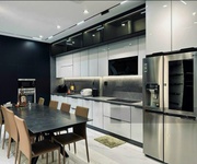 1 Chính chủ cần bán gấp nhà hẻm lớn diện tích 182m2. 4 lầu thang máy đường Thành Thái Quận 10