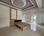 3 Cho thuê phòng penthouse cao cấp có ban công ở mặt tiền Huỳnh Tấn Phát