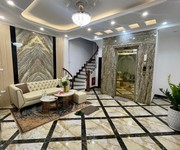 Bán nhà hoa lư, 40m2, mặt tiền 4.3m, 10.5 tỷ, mới đẹp, thang máy, trung tâm, ngõ thông