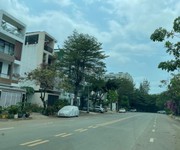 Chủ gửi bán lô đất 2 mặt tiền đường d1 nam long quận 9. dt 5 x 23m  vg ,