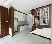 Nhà 3 tầng giá 2,2 tỷ. Ngay trung tâm xã Phụng Châu, vị trí đẹp, giao thông thuận tiện,