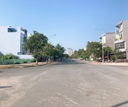 Bán đất khang điền intresco đường 16m đối diện công viên 2ha,hàng hiếm chỉ ít lô chưa xây nhà.