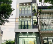 Bán nhà phố đẹp, sang trọng, shr 80m2 gần tttm aeon bình dương