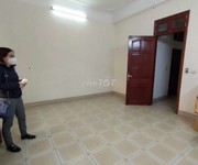 2 Cho thuê nhà số 7C lô 2 phố Vũ Phạm Hàm, Dt 80m2 x 4 tầng mặt tiền 5m đường rộng để ô tô