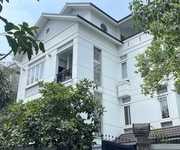 Biệt thự sân vườn-góc 2 mặt tiền view công viên đường số 27 tân phong quận 7, 4 tầng 194m2- 39 tỷ