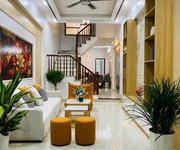 1 Bán căn nhà 3 tầng mặt phố Lê Viết Hưng, ph Ngọc Châu, TP HD, 63m2, 4 ngủ, 3 vs, chỉ 2.98 tỷ
