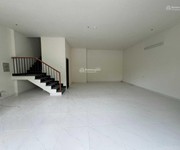 2 Cho thuê shophouse 151m2 , trệt , lầu , 3wc , 3pn . 15tr ngay 2225 phạm thế hiển , q.8