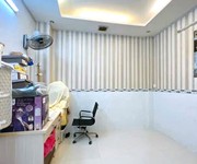 6 5,5tỷ - 39,2m2  3,5x12 :  bán nhà chính chủ, cách mặt tiền 1 căn đường Đoàn Văn Bơ, Quận 4