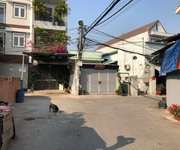 Bán đất quận 12, oto đỗ cửa, 68m2 vuông vức chỉ nhỉnh 3 tỷ còn thương lượng.