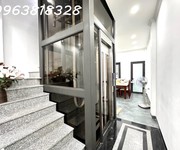1 Vip cầu giấy - hàng xóm đại học lao động xã hội - 2 mặt ngõ - 3 bước ra mặt phố - 6 tầng - thang