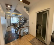 2 Cho thuê nhà khu phân lô Văn Cao, DT: 60m2, 4 phòng ngủ.