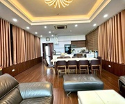 Siêu hiếm luôn - mặt phố giá mặt ngõ - view sông hồng cực đỉnh - diện tích 180m - mặt tiền 6,5m -