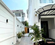 1 Biệt thự mt trần não q2, hầm 4 tầng đường 16m vừa ở vừa kinh doanh