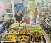 Em cần sang lại quầy cho ai cần công việc ổn định tại  215 điện biên phủ , quận bình thạnh