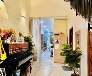 1 Nhà cực đẹp - 1 sẹc tô ngọc vân - 166m2 - 3 tầng- 3 ô tô trong nhà - hẻm 8m - tặng toàn bộ nội thất