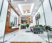 Nhà 5 tầng, cầu thang gỗ lim, phố trường chinh, gần ngã tư đại la, giải phóng, nhỉnh 7 tỷ