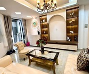 1 Nhà đường cách mạng tháng 8 quận 10 phường 13.