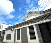 1 Cần bán nhà hẻm Nguyễn Khuyến sát cạnh Bảo tàng thế giới cà phê.