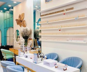 Sang tiệm nails   gội đầu cực đẹp ngay quận phú nhuận