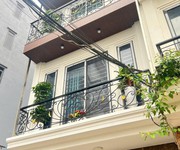Bán nhà: ngọc hồi, 40m2, 5 tầng,tô đỗ cửa, lô góc, vị trí đẹp. cách bx nước ngầm 0.5km. hơn 7 tỷ
