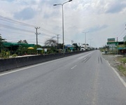 1,5 hecta   có 300m2 thổ  đất 3 mặt tiền ĐT 824 ấp 7 Lương Hòa, Bến Lức, Long An giá 45 tỷ