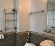 Nhà 1 trệt 3 lầu 5 khu vực ngủ 4 wc địa chỉ đối diện vincom lê văn việt q9