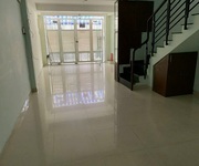 1 Share nguyên tầng 2pn 1wc trong nhà mới nguyên căn