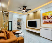 Nhà mới 35m2.5t thang máy- nội thất đẹp -ở ngay khu trần khát chân-hai bà trưng