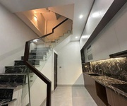 Nhà mới đẹp cự khối 35 m2 x  5 tầng mặt tiền 3.5m, 6.5 tỷ long biên.