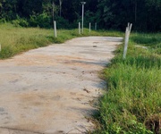 3 Chính chủ cần bán lô đất đã có sổ đỏ dt : 522 mét   400 m đất ở  122 m đất vườn.