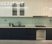 1 Vinhomes central park  căn hộ 2  phòng ngủ có nội thất cơ bản, bố trí rộng rãi và tiện nghi độc