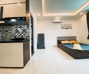 Bán căn hộ cho thuê 13 phòng khép kín  đường láng 63m2, 5 tầng mặt tiền 4.05m, 16 tỷ đống đa.
