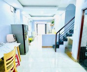 Chính chủ cần bán gấp nhà 4 tầng ngay emart 2- gò vap -6 phòng, dòng tiền 20triệu/tháng, hẻm xe