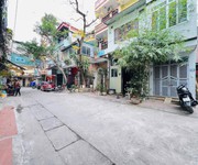 Phân lô nét - ngõ thông các ngả - ô tô đỗ cửa - nhà đẹp dân xây - nguyễn trãi - 19 tỷ