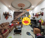 Bán nhà mặt phố q.9, 77m , 7.4 tỷ, 3pn, sổ hồng