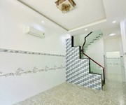 Nhà đường trần bình trọng phường 1 quận 10.