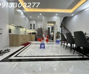 Ba bước ra phố - hộ khẩu hai bà - 1 căn độc lập - 5 tầng thang máy - ngõ thẳng - ngay ngã tư chợ mơ