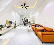 Bán nhà 92m , 2 tầng, 3pn, q.9, 5.6 tỷ, sổ hồng