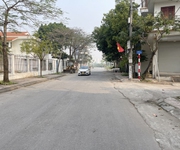 Lô góc 122,6m2 đất đấu giá phường Cự Khối - Mặt phố Hoa Động đường rộng 17m, ngay cạnh trường học