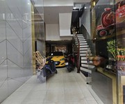 Hiếm nguyễn chí thanh - phân lô bàn cờ - ô tô tránh   45m 6t   18 tỷ- đang kinh doanh spa