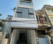 Bán nhà gấp trên phố huỳnh tấn phát, thiết kế hiện đại, gần trung tâm, tiện ích đủ đầy.