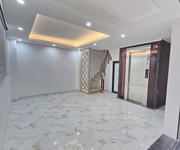 Nhà cạnh royal city ô tô đỗ cửa kinh doanh