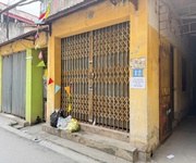 Bán căn nhà trọ đang cho thuê tại Trâu Quỳ, đường trải nhựa thông. LH: 0379483926