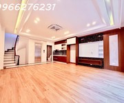 Cần tìm khách sn82- hoàng cầu - 7 tầng thang máy - ô tô dừng đỗ - gần hồ 13,8 tỷ