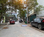 Bán nhà 3 tầng KĐT 31ha Trâu Quỳ, Đường containơ vào nhà. LH: 0379483926