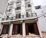Nhà mới ở luôn ô tô đỗ cửa bát khối 30 m2,5 tầng, mặt tiền 3.4m,6.3 tỷ long biên.