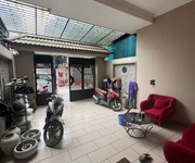 Cần bán 98,2m2 nhà 4,5 tầng mặt phố Nguyễn Văn Hưởng. Vị trí đẹp, ô tô tránh, vỉa hè, kinh doanh
