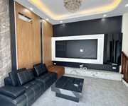 Bán nhà nguyễn văn cừ, long biên, thang máy, full nội thất, 20m ra ô tô tránh, 6 tầng.