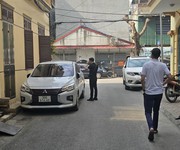 Nhà phố phạm tuấn tài - phân lô ô tô qua nhà - vỉa hè -  s 35m2 - mặt tiền  3.4m - 5 tầng - lh : mr